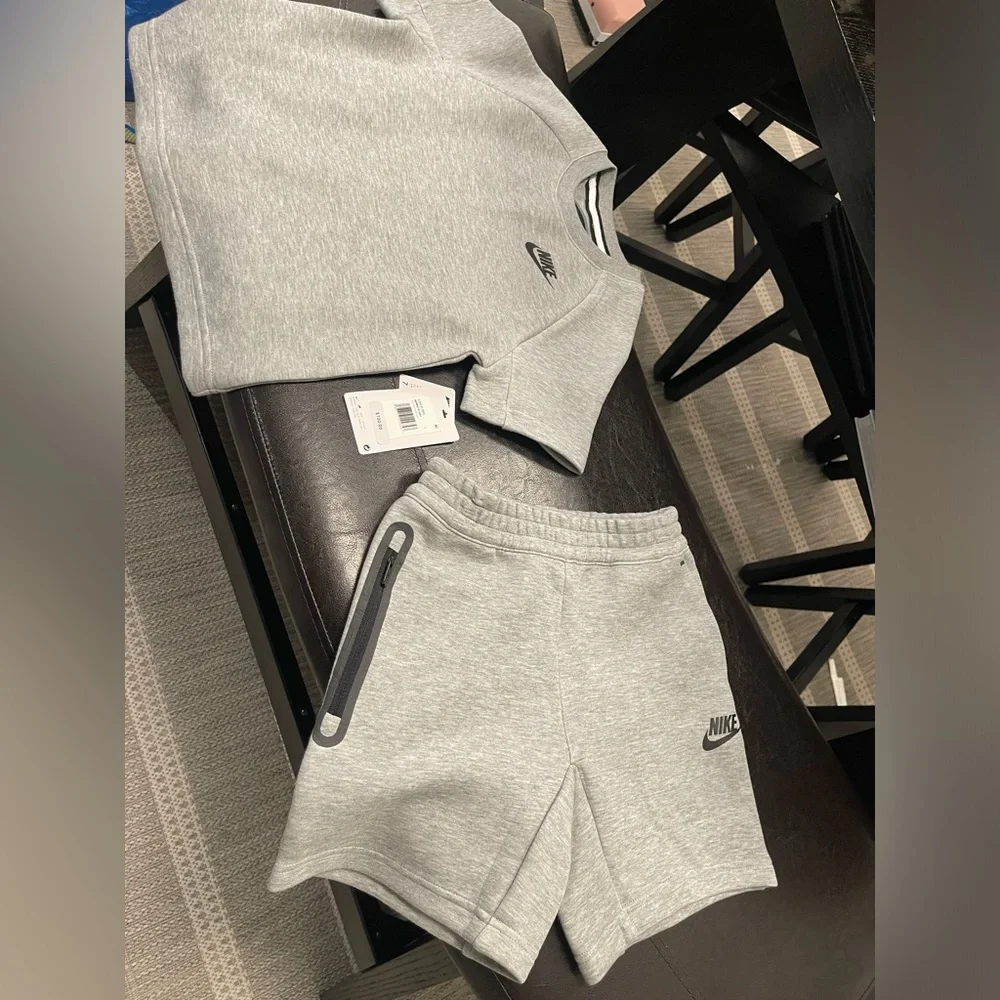 New with tags Nike TECH PACK $100 boys shorts shirt size 7 - Picture 2 of 6